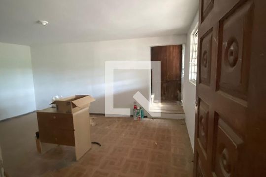 Quarto de casa à venda com 4 quartos, 800m² em Salgado Filho, Belo Horizonte