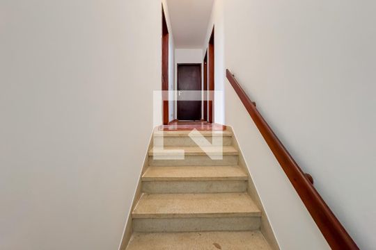 Escada de casa à venda com 3 quartos, 194m² em Paraíso, São Paulo
