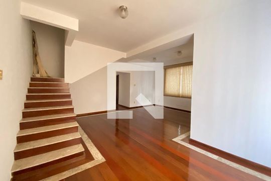 Sala de casa à venda com 4 quartos, 284m² em Del Castilho, Rio de Janeiro