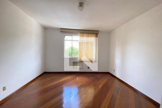 Quarto  de casa à venda com 4 quartos, 284m² em Del Castilho, Rio de Janeiro