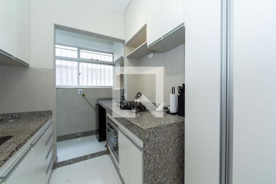Cozinha de apartamento à venda com 3 quartos, 80m² em Gutierrez, Belo Horizonte