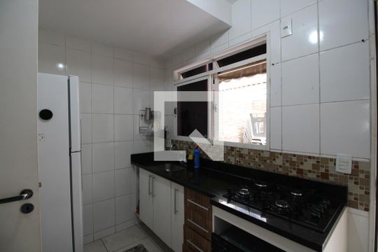 Cozinha de casa de condomínio à venda com 2 quartos, 70m² em Taquara, Rio de Janeiro