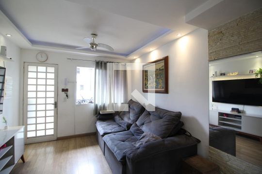 Sala de casa de condomínio à venda com 2 quartos, 70m² em Taquara, Rio de Janeiro