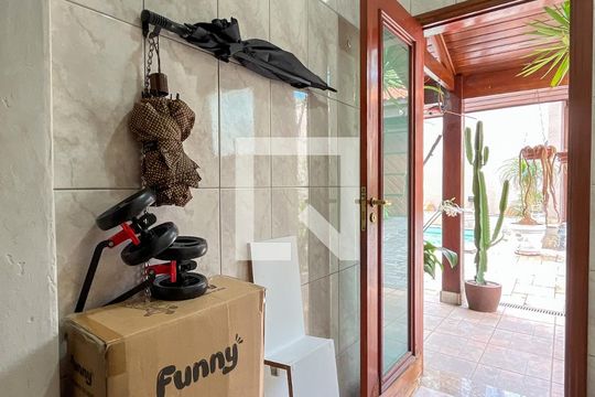 Banheiro de Serviço de casa à venda com 5 quartos, 580m² em City América, São Paulo