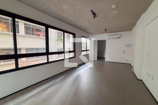 Studio  de kitnet/studio para alugar com 1 quarto, 31m² em Cerqueira César, São Paulo