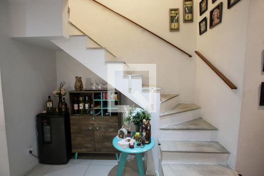 Escada de apartamento à venda com 3 quartos, 109m² em Taquara, Rio de Janeiro