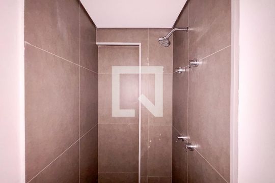 Banheiro de apartamento à venda com 1 quarto, 24m² em Cerqueira César, São Paulo