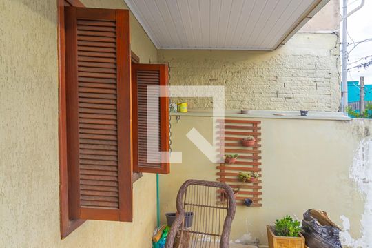 Varanda de casa à venda com 2 quartos, 80m² em Mato Grande, Canoas