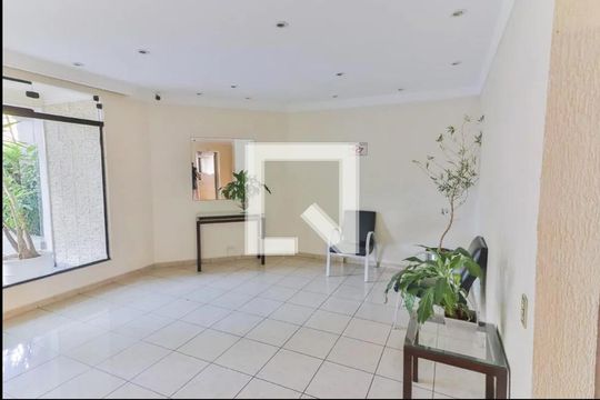 Hall social de apartamento à venda com 2 quartos, 56m² em Vila Polopoli, São Paulo