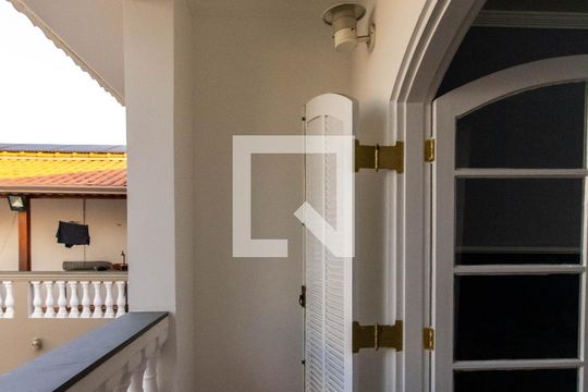 Varanda do Quarto 2 de casa à venda com 3 quartos, 308m² em Vila Zamataro, Guarulhos