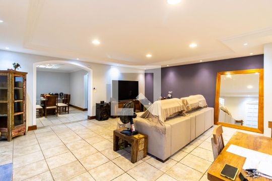 Sala de casa à venda com 3 quartos, 308m² em Vila Zamataro, Guarulhos