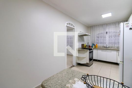 Cozinha de casa à venda com 3 quartos, 308m² em Vila Zamataro, Guarulhos