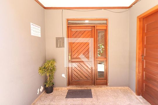 Entrada do Prédio de apartamento para alugar com 3 quartos, 96m² em Navegantes, Porto Alegre