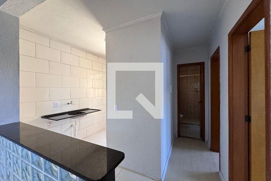Corredor de apartamento à venda com 2 quartos, 55m² em Santos Dumont, São Leopoldo