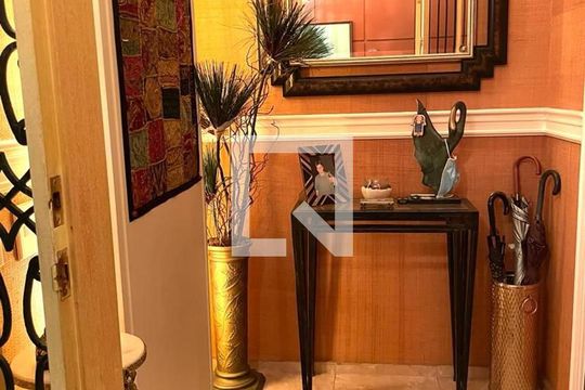 Corredor de apartamento para alugar com 5 quartos, 320m² em Jardim Vitória Régia, São Paulo