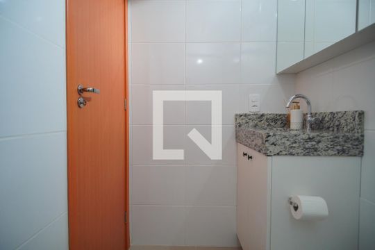 Banheiro Social de apartamento à venda com 2 quartos, 49m² em Vila Rosa, Novo Hamburgo