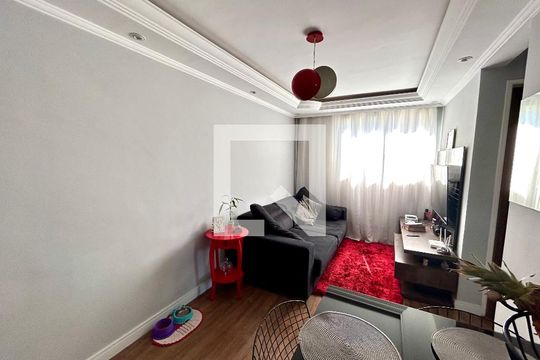 Sala de apartamento para alugar com 2 quartos, 47m² em Jardim Presidente Dutra, Guarulhos