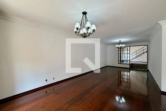 Sala de casa à venda com 4 quartos, 491m² em Chácara Santo Antônio (zona Sul), São Paulo