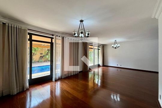 Sala de casa à venda com 4 quartos, 491m² em Chácara Santo Antônio (zona Sul), São Paulo