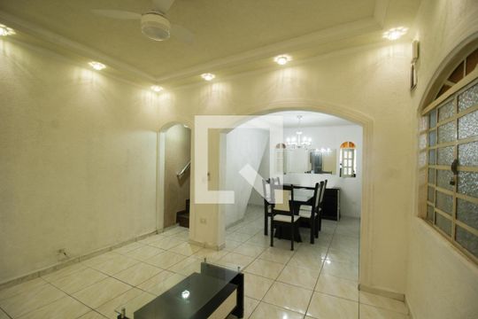 Casa para alugar com 3 quartos, 200m² em Parque Sao Luis, São Paulo