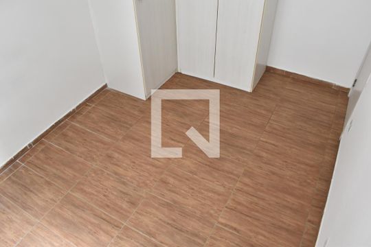 Quarto de apartamento para alugar com 1 quarto, 28m² em Bacacheri, Curitiba