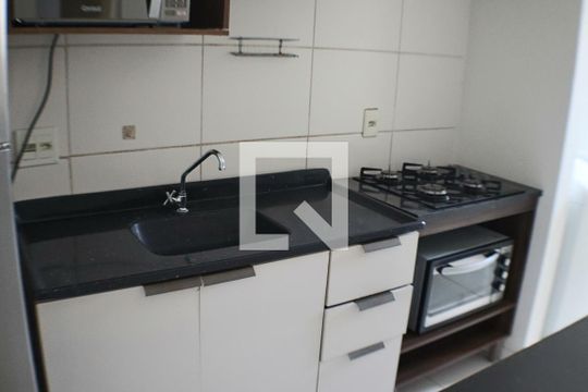Cozinha de apartamento para alugar com 2 quartos, 59m² em Jardim Belval, Barueri
