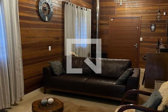 Sala de casa para alugar com 3 quartos, 190m² em Feitoria Seller, São Leopoldo
