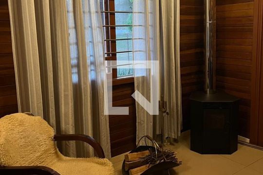 Sala de casa à venda com 3 quartos, 190m² em Feitoria Seller, São Leopoldo