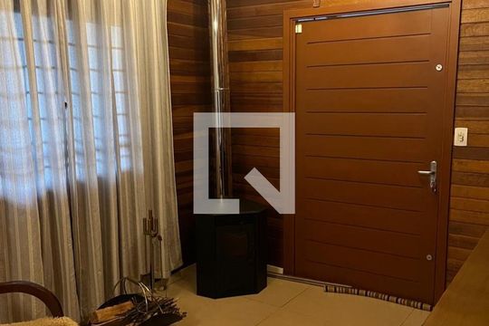 Sala de casa à venda com 3 quartos, 190m² em Feitoria Seller, São Leopoldo