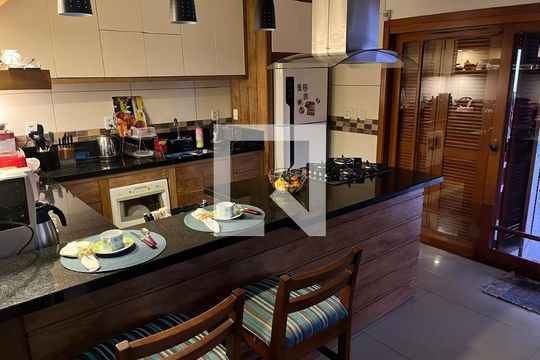 Cozinha de casa para alugar com 3 quartos, 190m² em Feitoria Seller, São Leopoldo