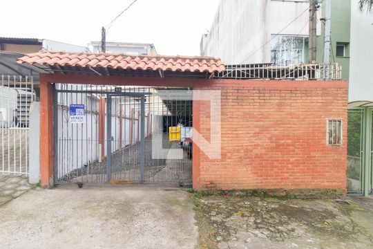 Fachada de casa à venda com 2 quartos, 64m² em Santo Antônio, Porto Alegre