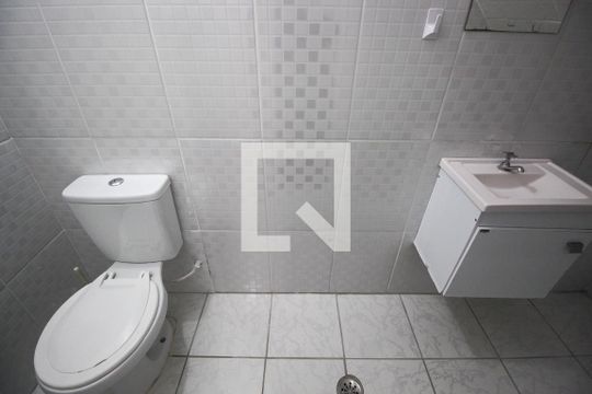 Lavabo de casa para alugar com 2 quartos, 100m² em Jardim Santo Antonio, São Paulo