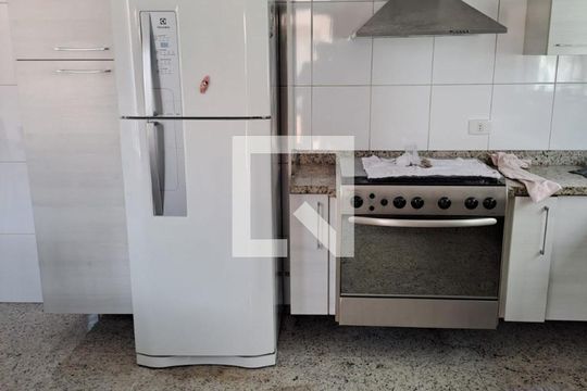 Casa para alugar com 4 quartos, 400m² em Jardim do Mar, São Bernardo do Campo