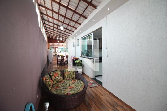 Área comum de casa à venda com 3 quartos, 420m² em Tirol (Barreiro), Belo Horizonte