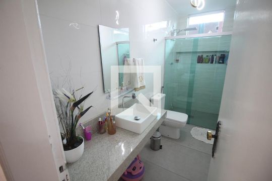 Lavabo de casa à venda com 3 quartos, 420m² em Tirol (Barreiro), Belo Horizonte