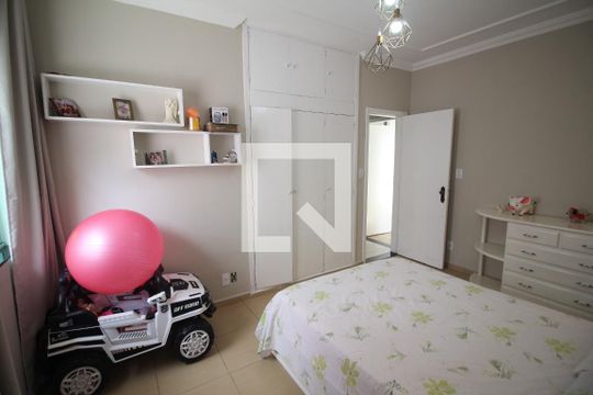 Quarto  de casa à venda com 3 quartos, 420m² em Tirol (Barreiro), Belo Horizonte