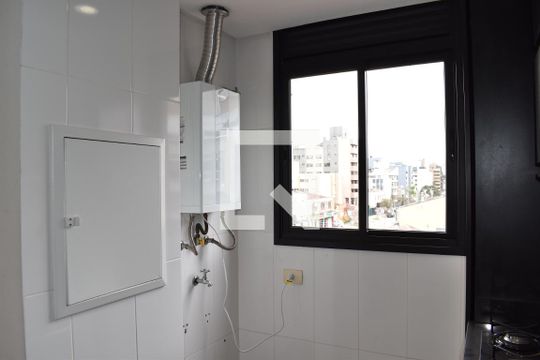 Cozinha de apartamento para alugar com 2 quartos, 53m² em São Francisco, Curitiba