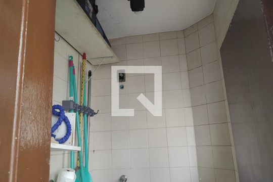 Banheiro de Serviço de apartamento à venda com 3 quartos, 94m² em Havaí, Belo Horizonte