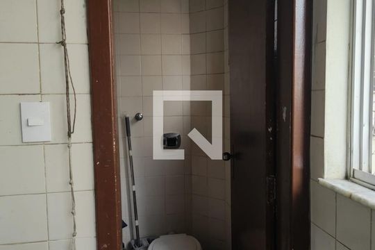 Banheiro de Serviço de apartamento à venda com 3 quartos, 94m² em Havaí, Belo Horizonte