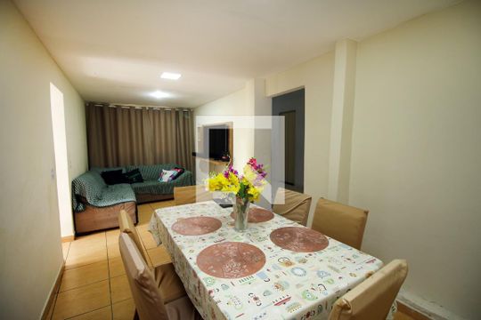 Sala de casa à venda com 3 quartos, 120m² em Penha, Rio de Janeiro
