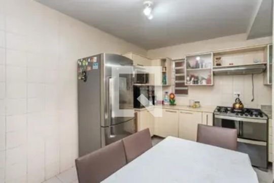 Cozinha de casa para alugar com 3 quartos, 300m² em Vila Joao Pessoa, Porto Alegre
