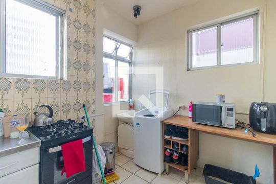 Cozinha de apartamento para alugar com 2 quartos, 60m² em Menino Deus, Porto Alegre