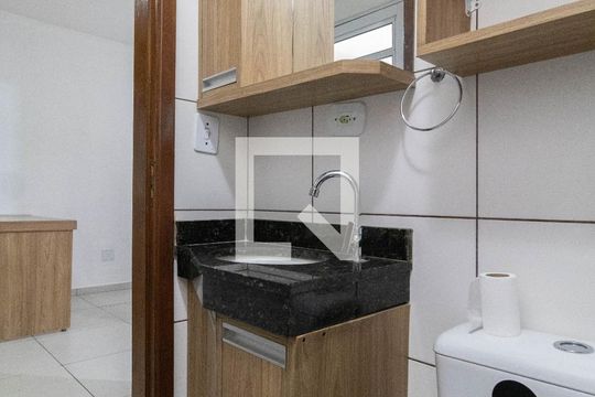 Banheiro Social de apartamento à venda com 1 quarto, 33m² em Vila Nhocuné, São Paulo