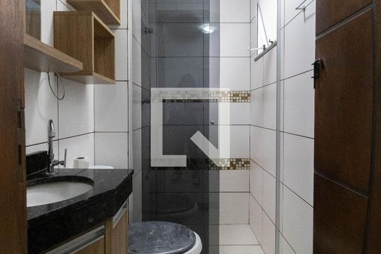 Banheiro Social de apartamento à venda com 1 quarto, 33m² em Vila Nhocuné, São Paulo