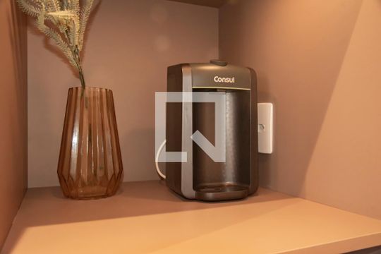 Cozinha de kitnet/studio à venda com 1 quarto, 28m² em Mirandópolis, São Paulo