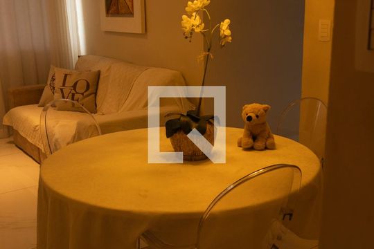 Sala de apartamento para alugar com 2 quartos, 62m² em Narandiba, Salvador