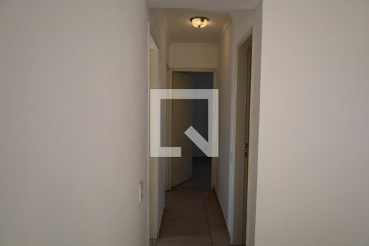 Corredor de apartamento para alugar com 3 quartos, 75m² em Jardim Ubirajara, São Paulo