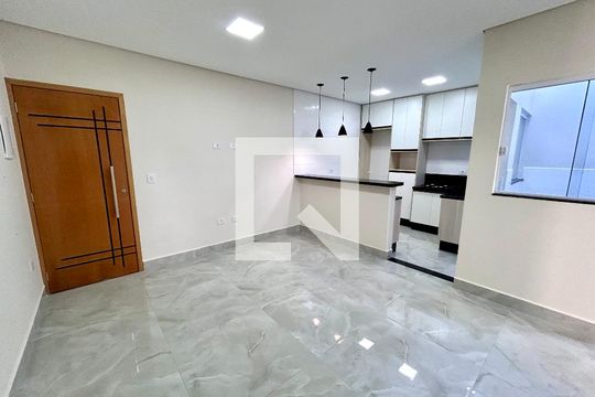 Sala de casa para alugar com 2 quartos, 60m² em Cidade Jardim Cumbica, Guarulhos
