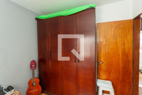 Quarto 2 de casa à venda com 5 quartos, 160m² em Vila Campo Grande, São Paulo