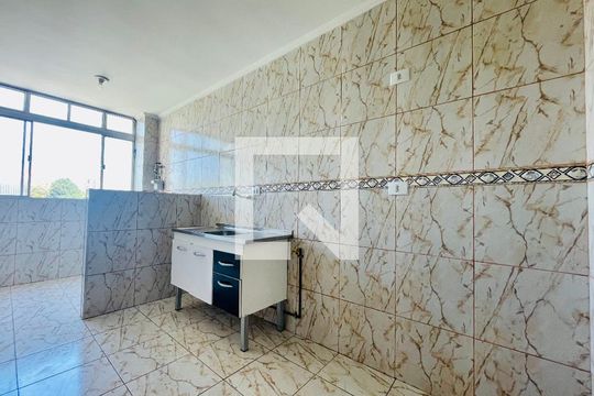 Cozinha de apartamento para alugar com 2 quartos, 57m² em Jardim Iporanga, Guarulhos